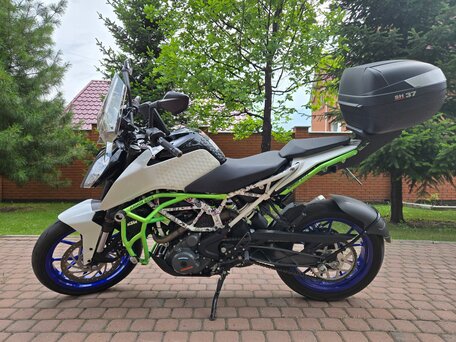 2018 KTM 390 Duke, белый, 375000 рублей, вид 1