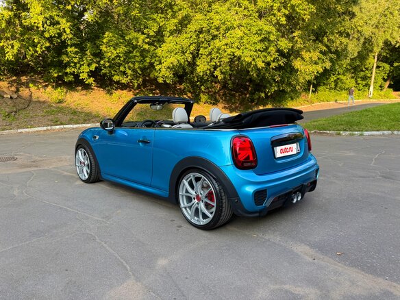 2019 Mini Cabrio JCW John Cooper Works III Рестайлинг, голубой, 3850000 рублей - вид 6