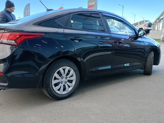 2017 Hyundai Solaris II, чёрный, 1190000 рублей, вид 3
