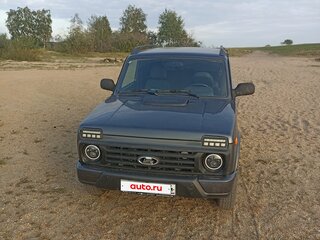 2017 Lada (ВАЗ) 2121 (4x4) Urban I Рестайлинг, серебристый, 750000 рублей, вид 3