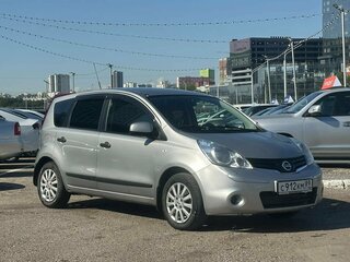 2012 Nissan Note I Рестайлинг, серебристый, 695000 рублей, вид 1