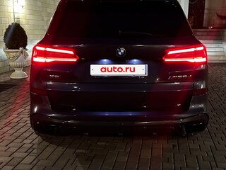 2020 BMW X5 M50d IV (G05/G18), серый, 6900000 рублей, вид 4