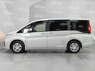 2019 Honda Stepwgn Spada V Рестайлинг, белый, 2400000 рублей, вид 2