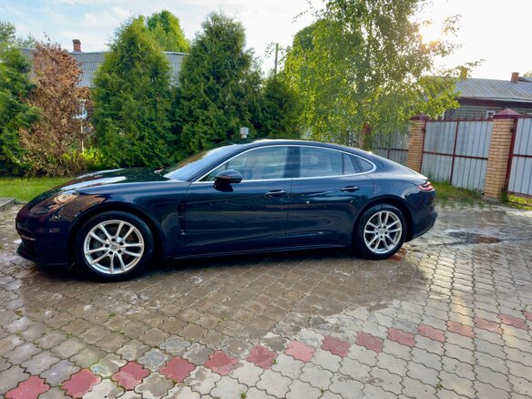 2018 Porsche Panamera 4S II, синий, 5900000 рублей - вид 5