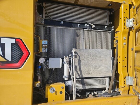 2022 Caterpillar 330, жёлтый, 13800000 рублей - вид 2