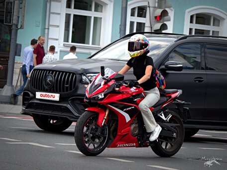 2023 Honda CBR 400R, красный, 650000 рублей, вид 4
