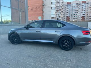2022 Skoda Superb III Рестайлинг, серый, 4123000 рублей, вид 3