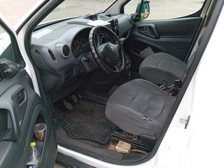 2012 Peugeot Partner, белый, 430000 рублей, вид 4