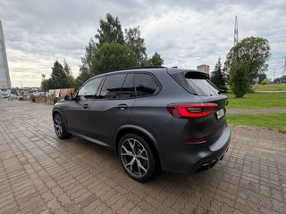 2020 BMW X5 40i IV (G05/G18), серый, 8300000 рублей, вид 3