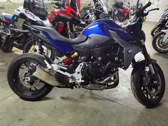 2020 BMW F 900 R, синий, 1050000 рублей - вид 5