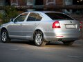 2011 Skoda Octavia II (A5) Рестайлинг, серебристый - вид 1