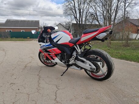 2004 Honda CBR 954RR Fireblade, красный, 500000 рублей, вид 2