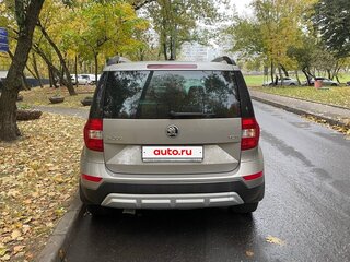 2017 Skoda Yeti I Рестайлинг, бежевый, 1400000 рублей, вид 3