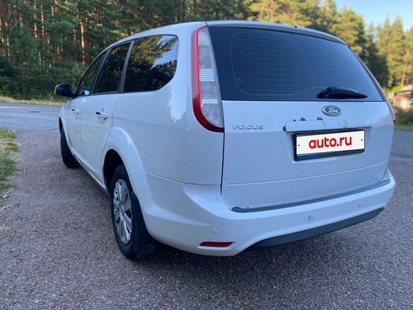 2010 Ford Focus II Рестайлинг, белый, 450000 рублей - вид 4