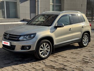 2011 Volkswagen Tiguan I Рестайлинг, серебристый, 1350000 рублей, вид 1