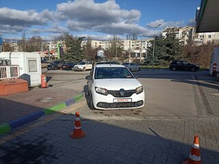 2017 Renault Logan II, белый, 550000 рублей, вид 1