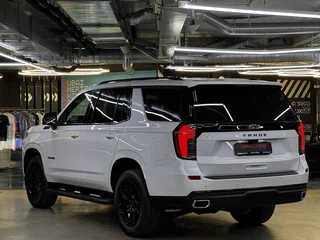 2025 Chevrolet Tahoe V Рестайлинг, белый, 12297000 рублей, вид 5