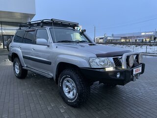 2006 Nissan Patrol V (Y61) Рестайлинг, серебристый, 2400000 рублей, вид 4