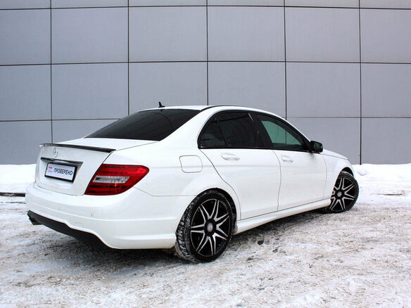 2013 Mercedes-Benz C-Класс 180 III (W204) Рестайлинг, белый - вид 3