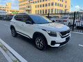 2022 Kia KX3, белый, 1327000 рублей - вид 2