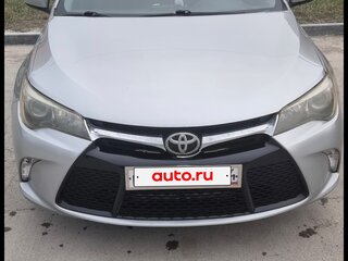 2016 Toyota Camry VII (XV50) Рестайлинг, серебристый, 1900000 рублей, вид 1