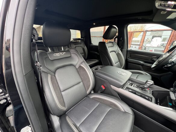 2023 Ram 1500 Quad Cab eTorque V, чёрный, 9150000 рублей - вид 23