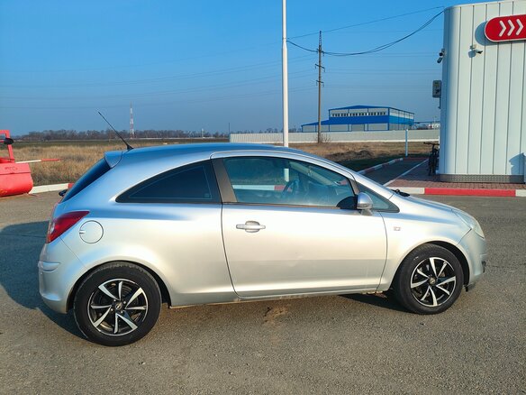 2008 Opel Corsa D, серебристый, 555000 рублей - вид 3