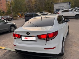 2015 Kia Rio III Рестайлинг, белый, 1100000 рублей, вид 3