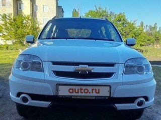 2013 Chevrolet Niva I Рестайлинг, белый, 770000 рублей, вид 2
