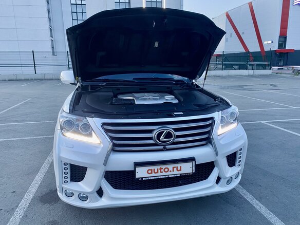 2014 Lexus LX 570 III Рестайлинг, белый, 5990000 рублей - вид 3
