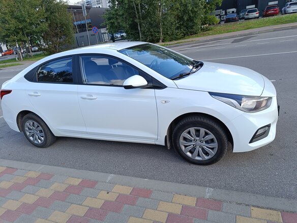 2019 Hyundai Solaris II, белый, 1235000 рублей - вид 1