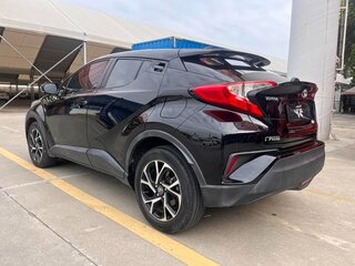 2020 Toyota C-HR I Рестайлинг, чёрный, 2600000 рублей, вид 3
