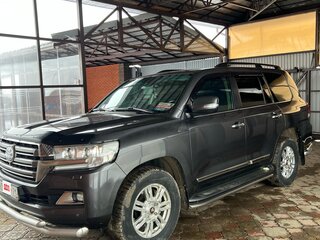 2015 Toyota Land Cruiser 200 Series Рестайлинг 2, серый, 5400000 рублей, вид 3