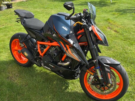 2021 KTM 1290 Super Duke R Evo, оранжевый, 1500000 рублей, вид 1