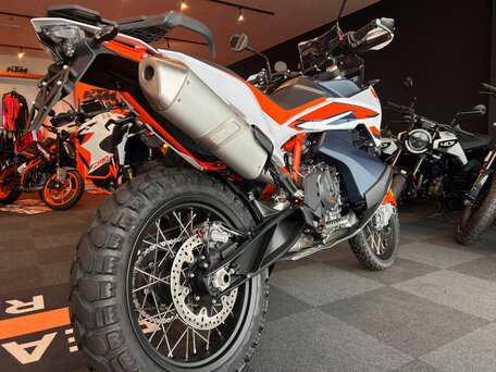 2024 KTM 890 Adventure R, оранжевый, 1300000 рублей, вид 3