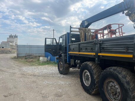 1993 КамАЗ 4310, зелёный, 2500000 рублей, вид 3
