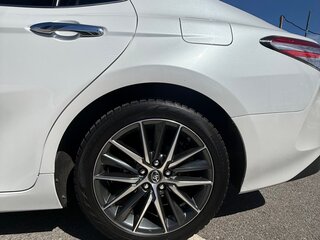 2023 Toyota Camry VIII (XV70) Рестайлинг, белый, 3150000 рублей, вид 5