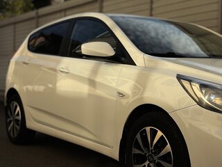 2011 Hyundai Solaris I, белый, 610000 рублей, вид 3