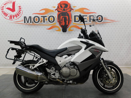 2011 Honda VFR 800X (Crossrunner), белый, 599000 рублей, вид 1