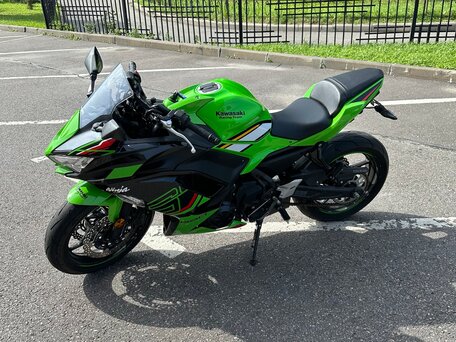 2025 Kawasaki Ninja 650, зелёный, 830000 рублей, вид 3
