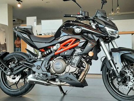 2025 QJMotor SRK 400, чёрный, 499000 рублей, вид 3
