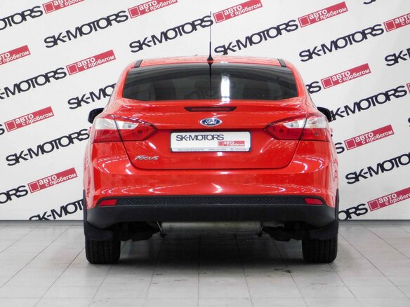 2014 Ford Focus III, красный, 1100000 рублей - вид 3