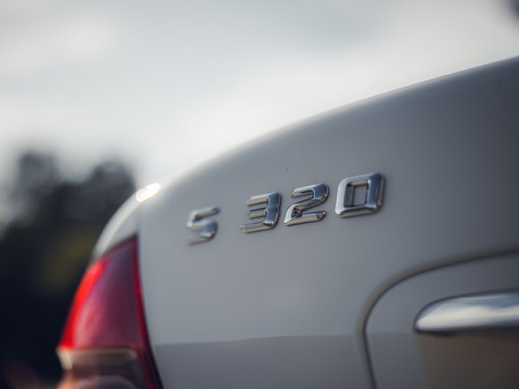 1999 Mercedes-Benz S-Класс 320 IV (W220), белый - вид 27