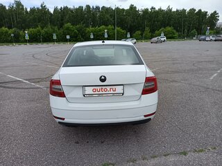 2017 Skoda Octavia III (A7) Рестайлинг, белый, 750000 рублей, вид 3