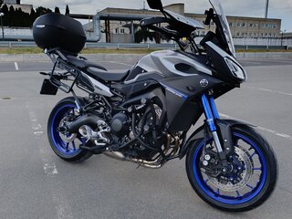 2015 Yamaha MT-09 Tracer (FJ-09), серебристый, 700000 рублей, вид 1