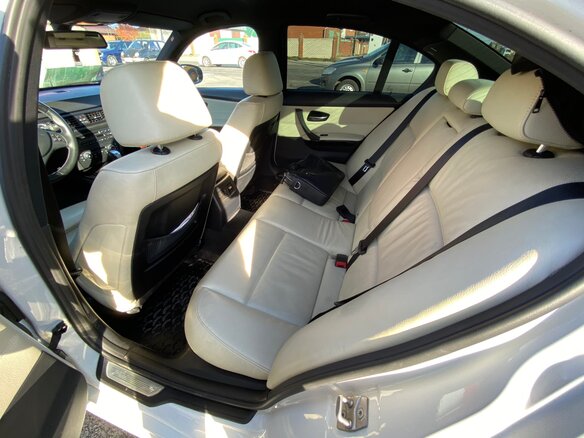 2011 BMW 3 серии 325i V (E90/E91/E92/E93) Рестайлинг, белый, 1199000 рублей - вид 10