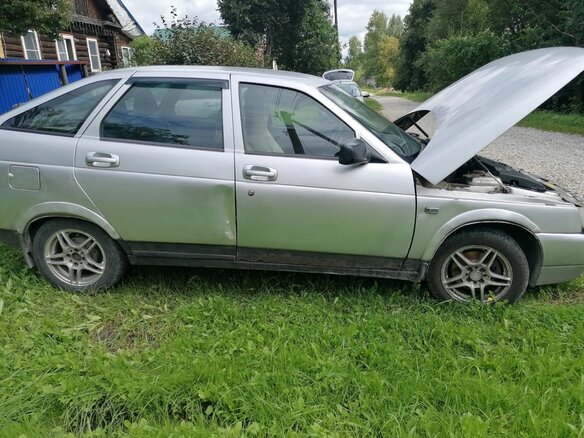 2006 Lada (ВАЗ) 2112, серебристый, 121000 рублей