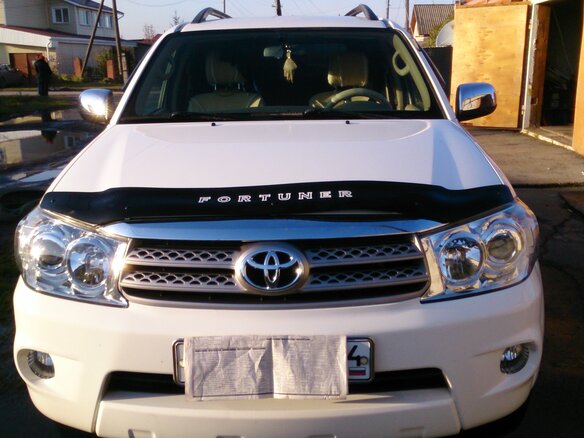 2011 Toyota Fortuner I, белый