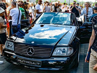 1998 Mercedes-Benz SL-Класс 500 IV (R129) Рестайлинг, чёрный, 3400000 рублей, вид 1