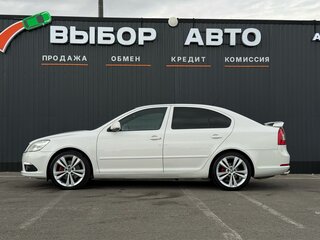 2011 Skoda Octavia RS II Рестайлинг, белый, 1230000 рублей, вид 4